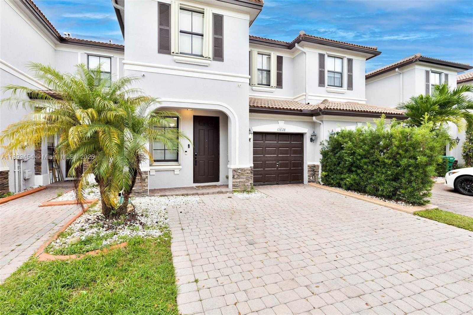 Small Image of 11628 NORTH WEST 87TH LN, Doral Number 2