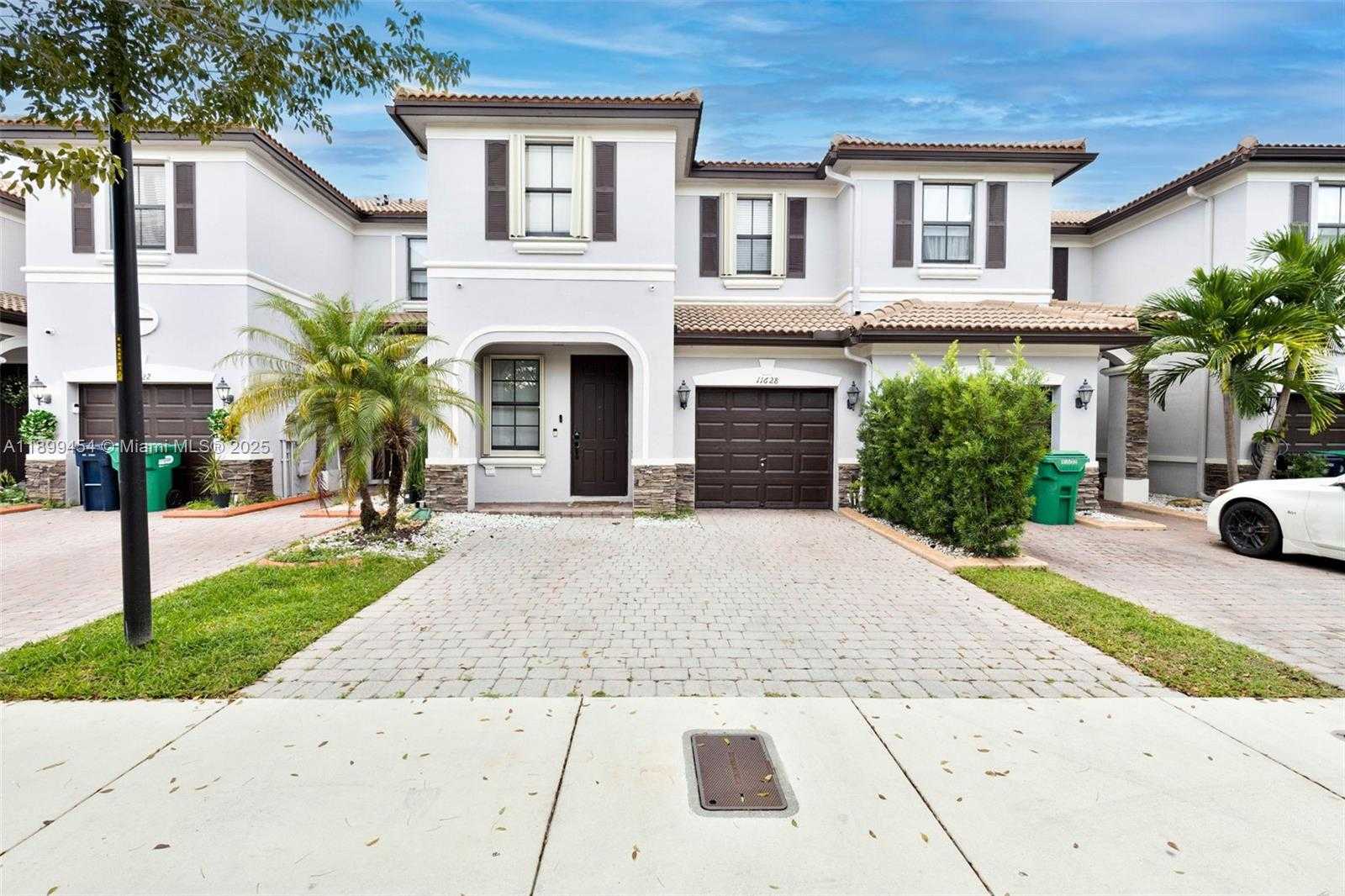 Small Image of 11628 NORTH WEST 87TH LN, Doral Number 3