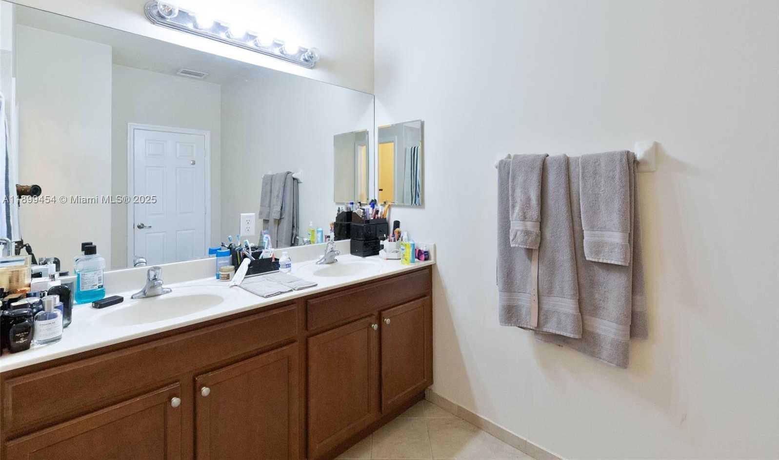 Small Image of 11628 NORTH WEST 87TH LN, Doral Number 6