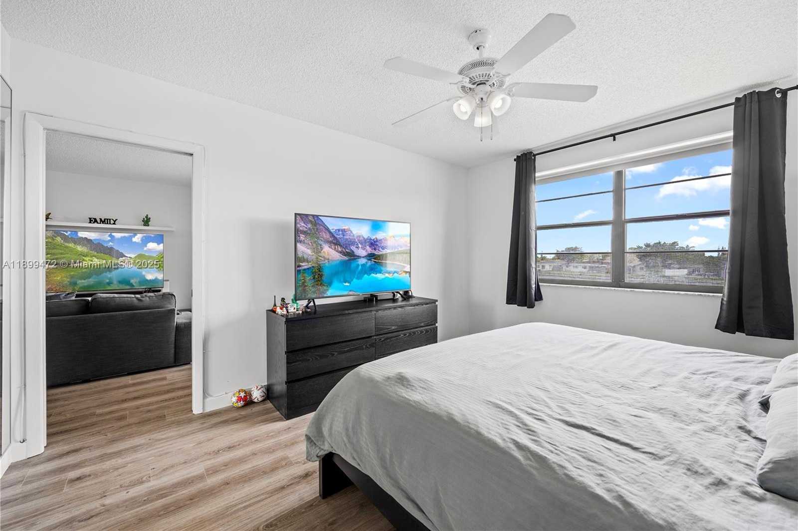 Small Image of 9814 WEST MCNAB RD #204, Tamarac Number 12