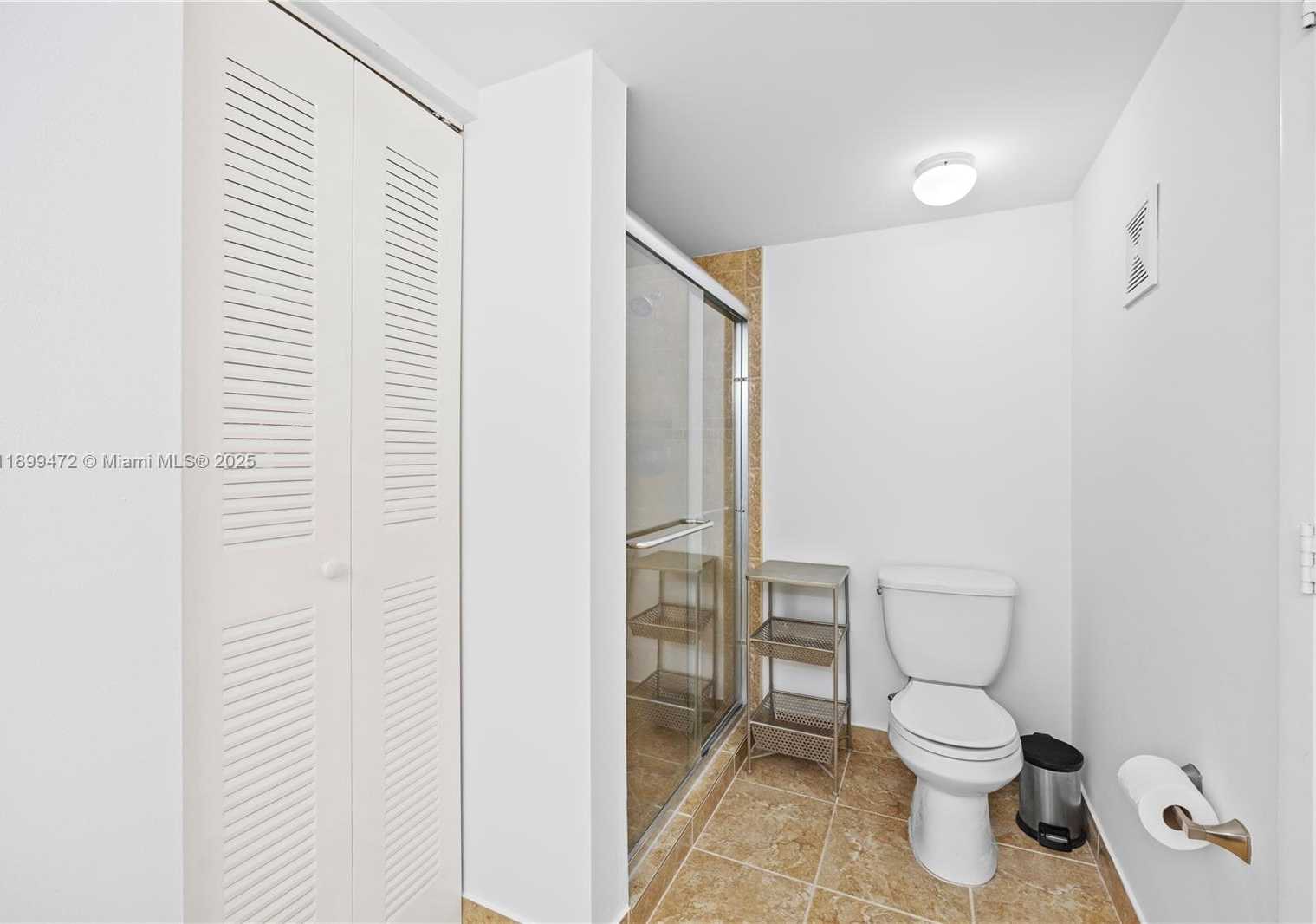 Small Image of 9814 WEST MCNAB RD #204, Tamarac Number 16