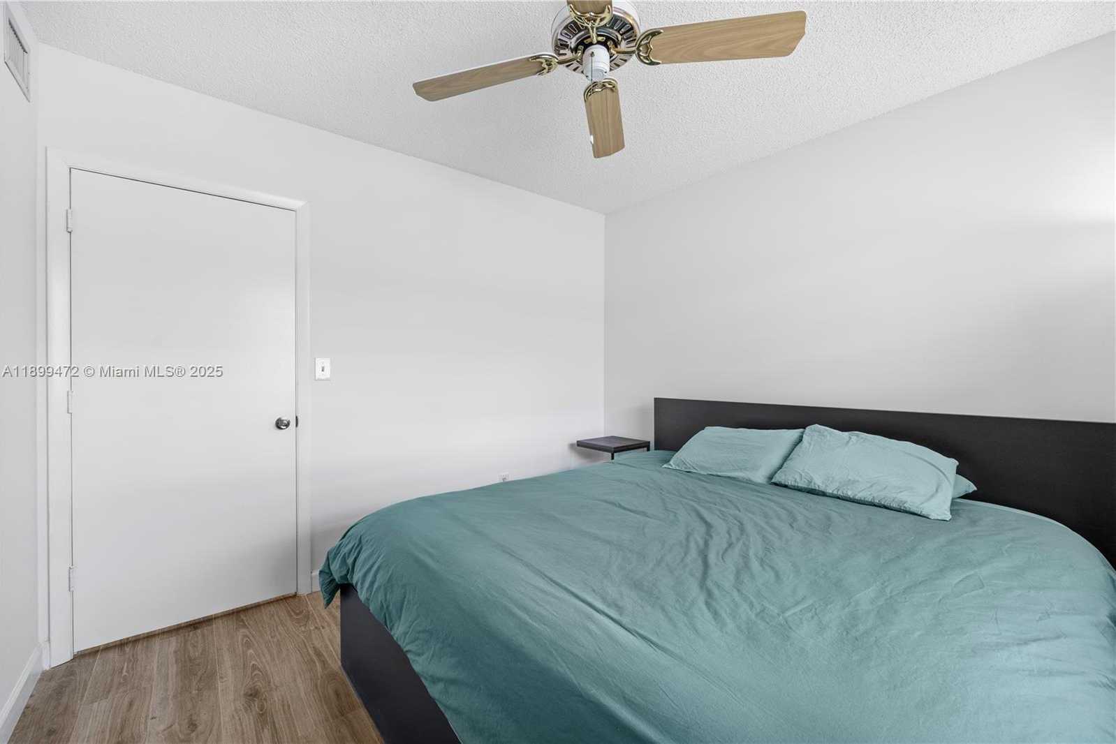 Small Image of 9814 WEST MCNAB RD #204, Tamarac Number 18