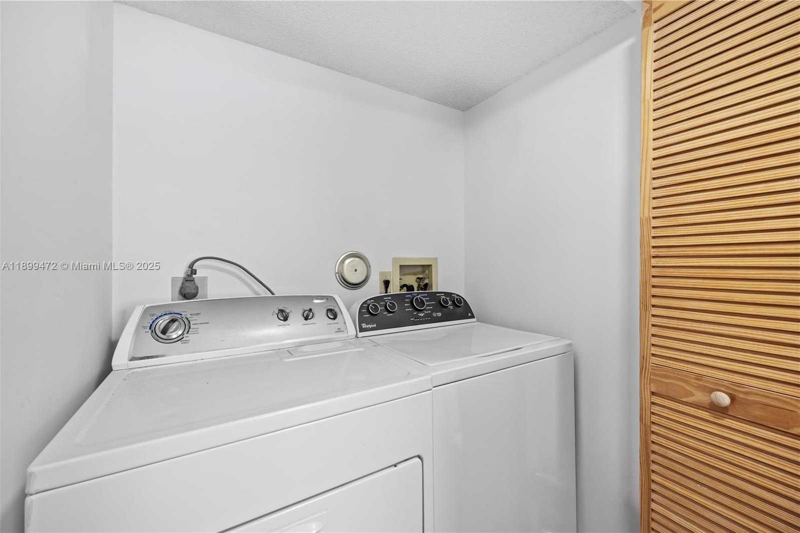 Small Image of 9814 WEST MCNAB RD #204, Tamarac Number 20
