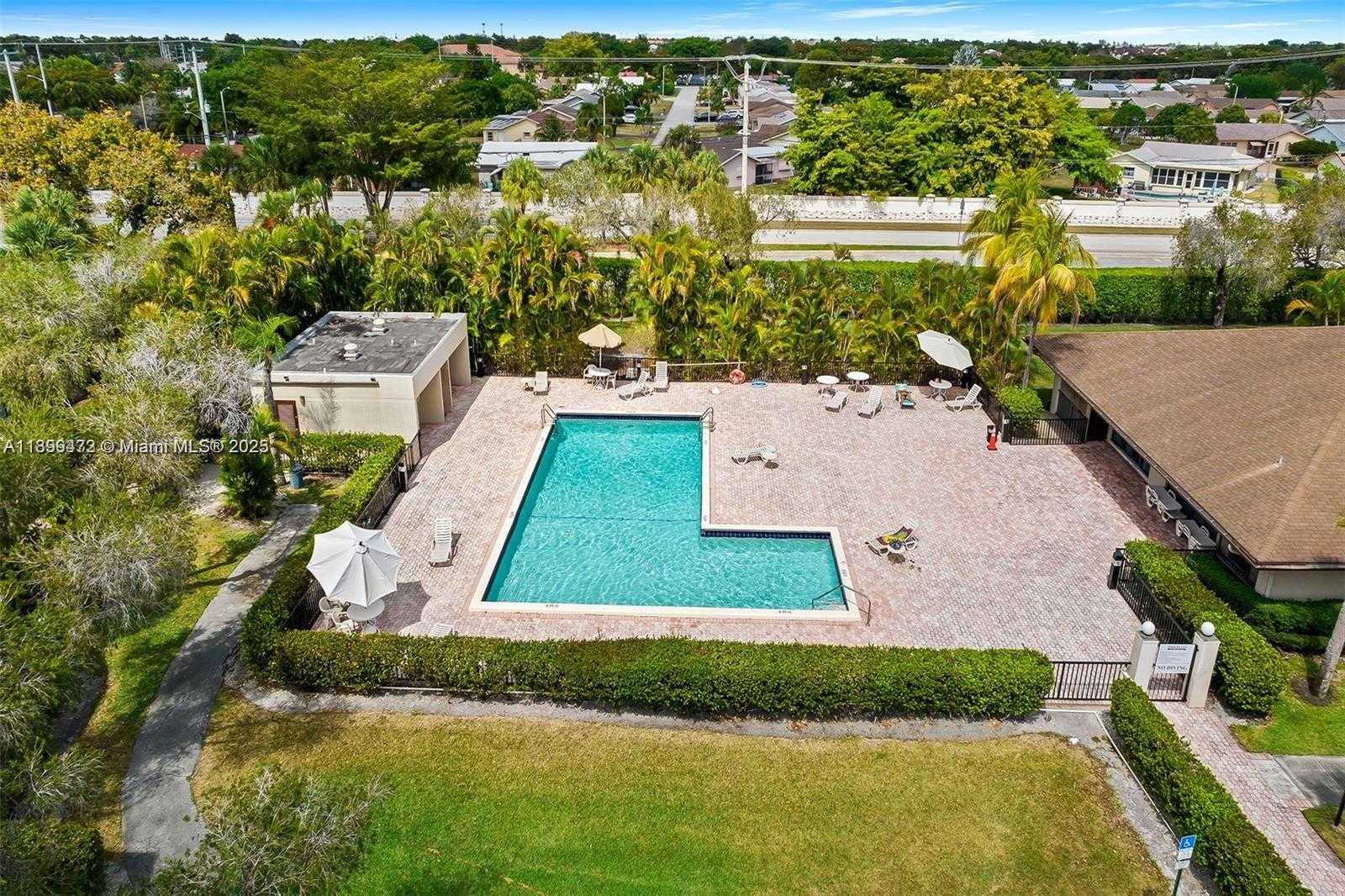 Small Image of 9814 WEST MCNAB RD #204, Tamarac Number 26