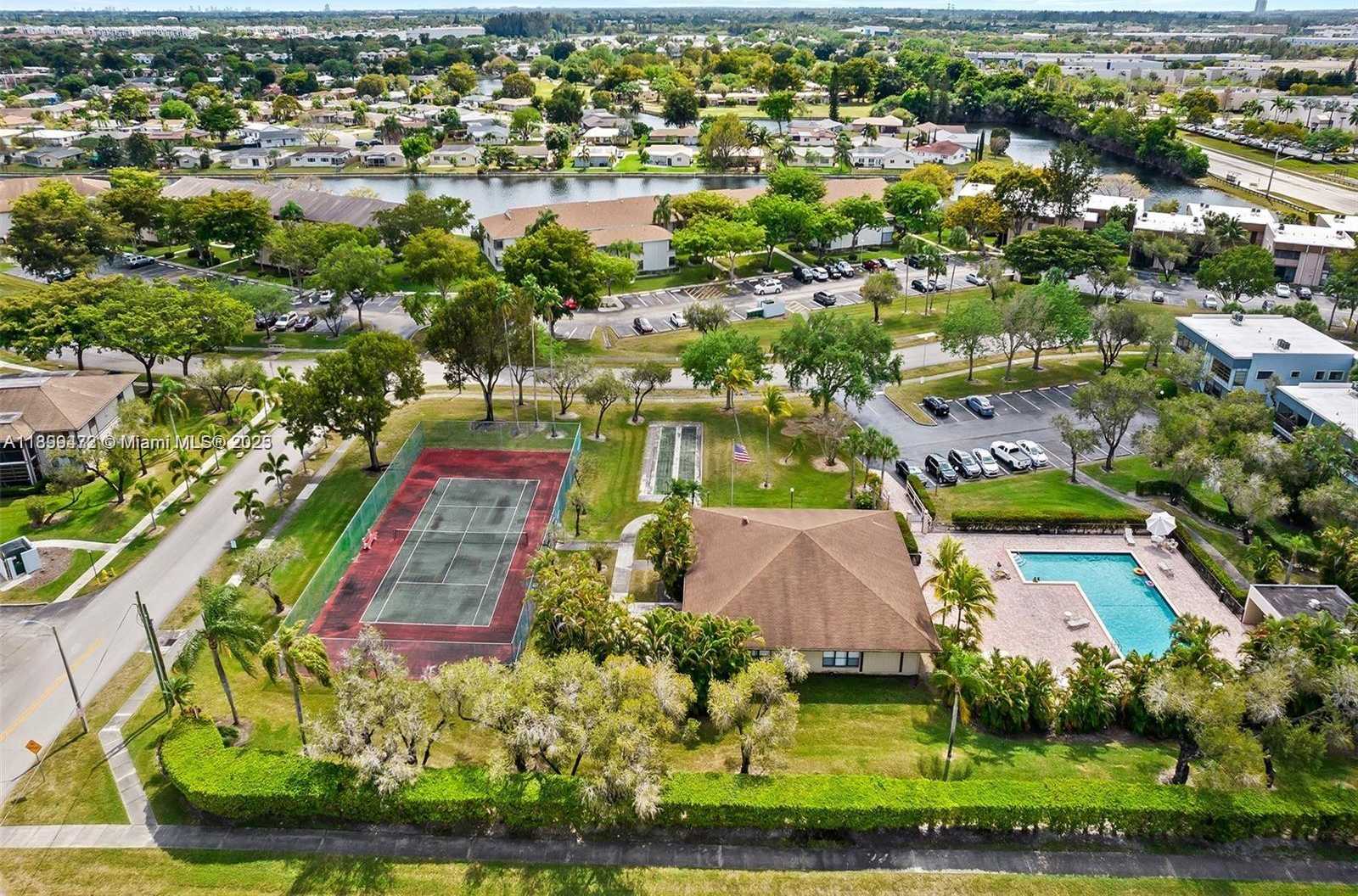 Small Image of 9814 WEST MCNAB RD #204, Tamarac Number 31
