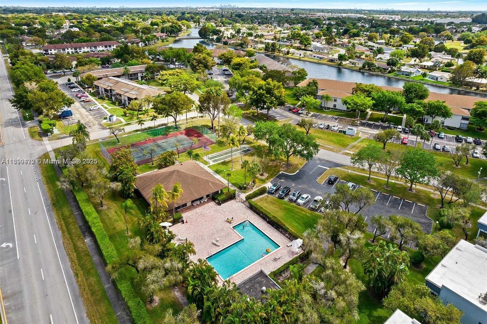 Small Image of 9814 WEST MCNAB RD #204, Tamarac Number 32