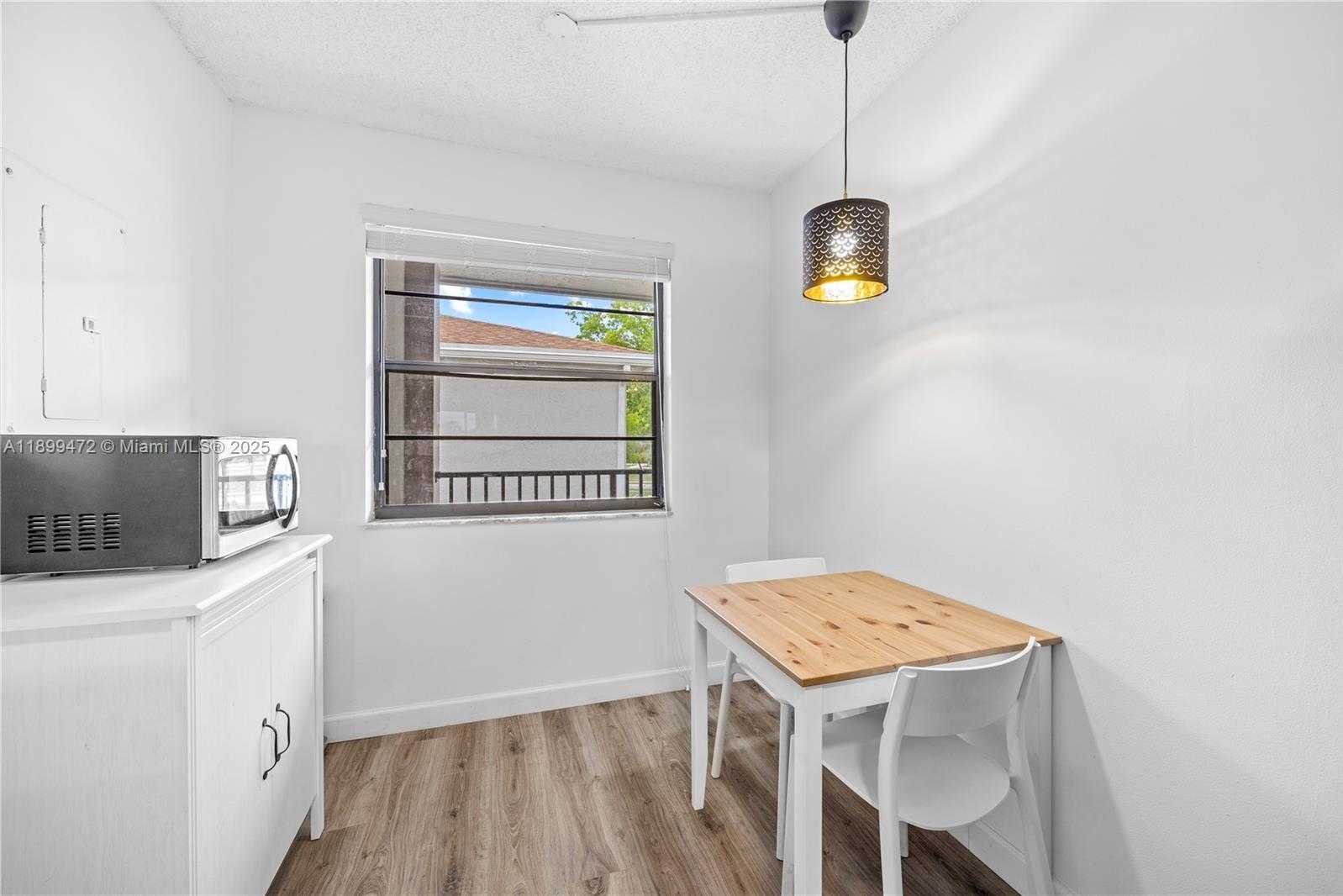 Small Image of 9814 WEST MCNAB RD #204, Tamarac Number 5