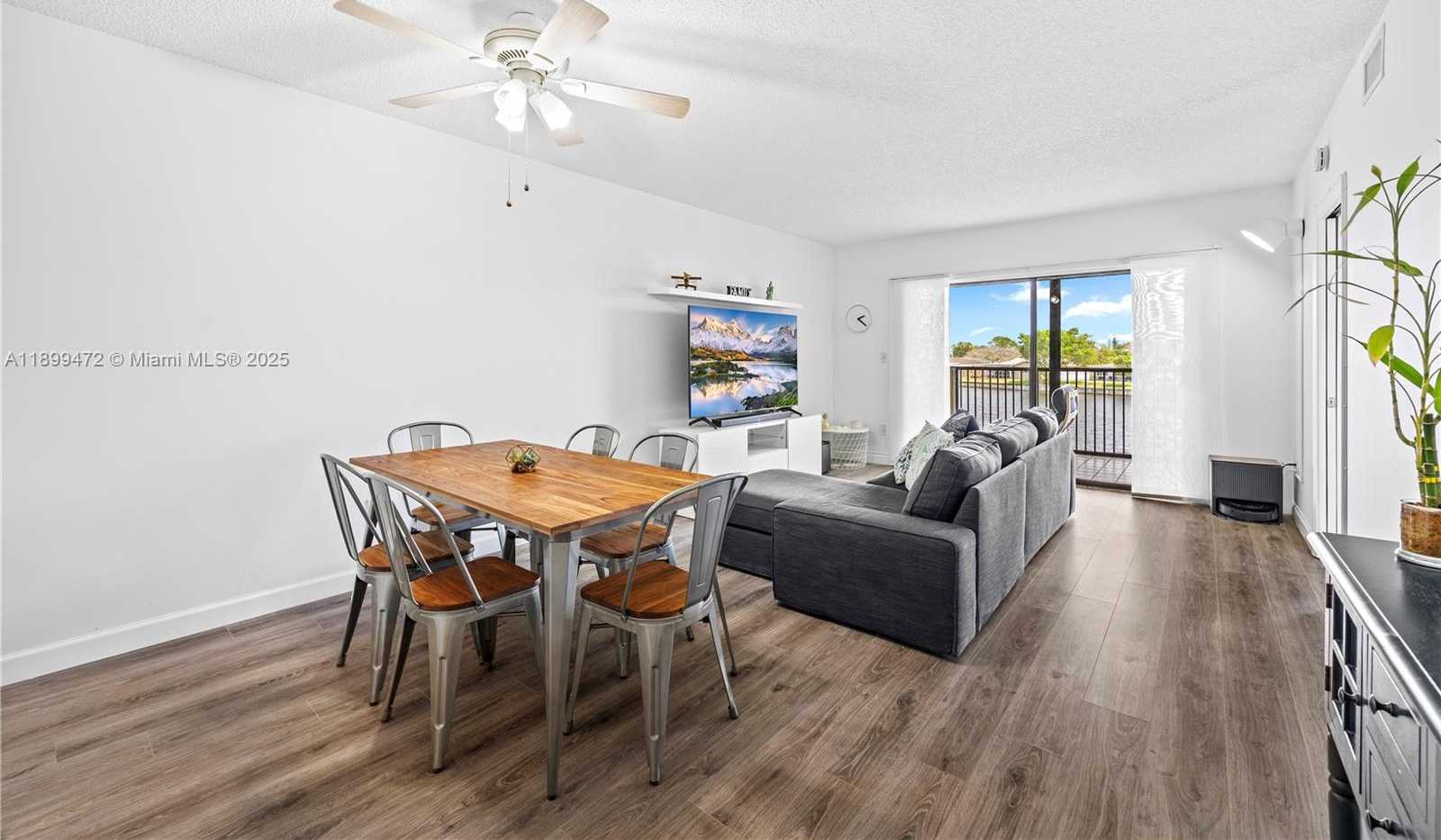 Small Image of 9814 WEST MCNAB RD #204, Tamarac Number 8
