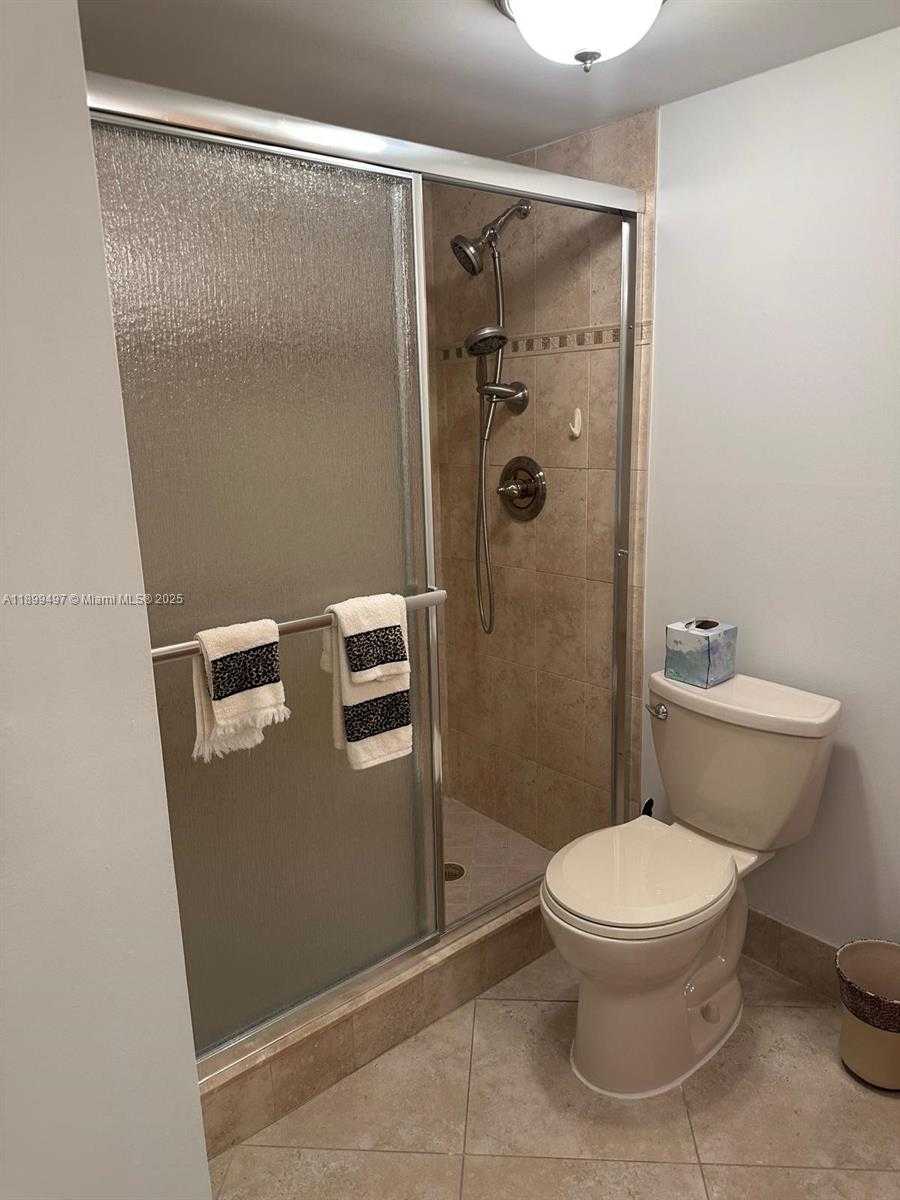 Small Image of 3900 NORTH HILLS DR #310, Hollywood Number 17