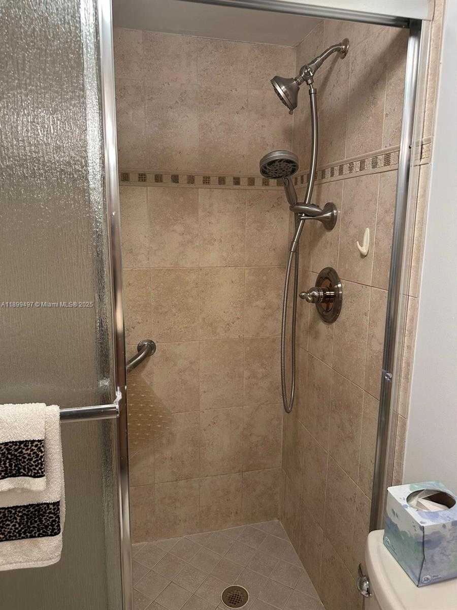 Small Image of 3900 NORTH HILLS DR #310, Hollywood Number 18