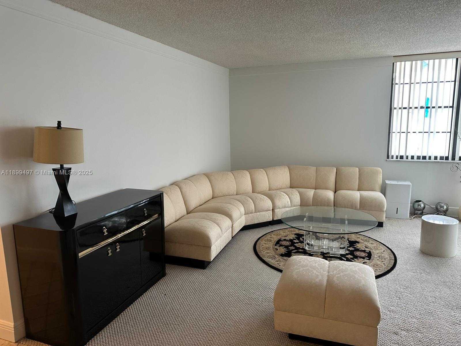 Small Image of 3900 NORTH HILLS DR #310, Hollywood Number 2