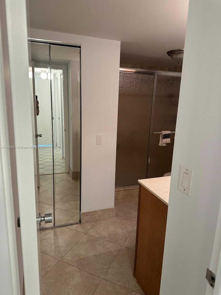 Small Image of 3900 NORTH HILLS DR #310, Hollywood Number 20