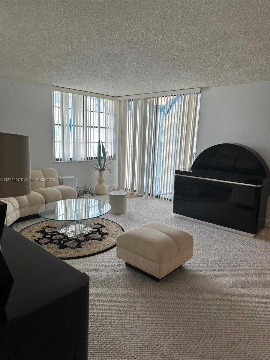 Small Image of 3900 NORTH HILLS DR #310, Hollywood Number 23