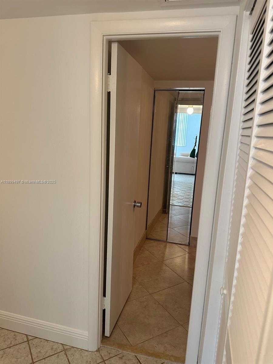 Small Image of 3900 NORTH HILLS DR #310, Hollywood Number 3