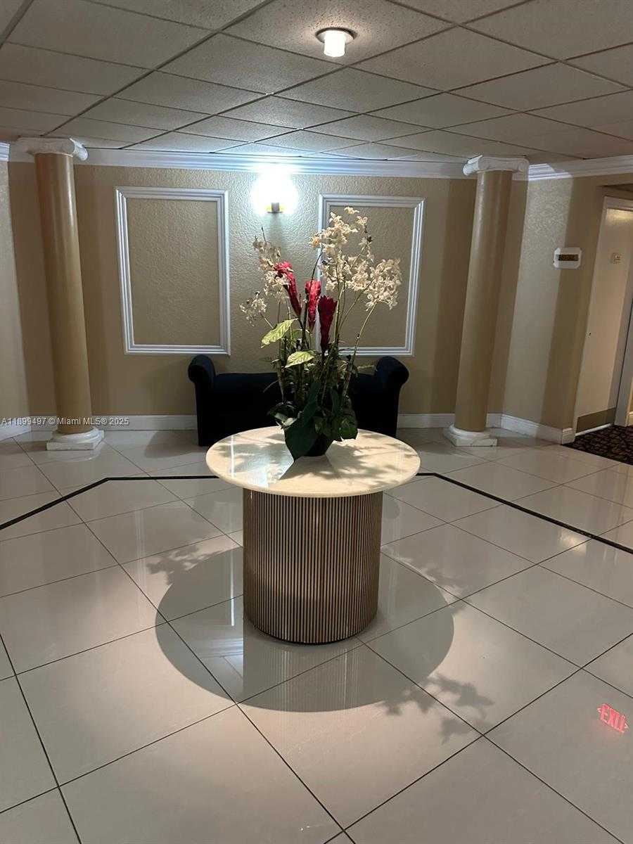 Small Image of 3900 NORTH HILLS DR #310, Hollywood Number 30