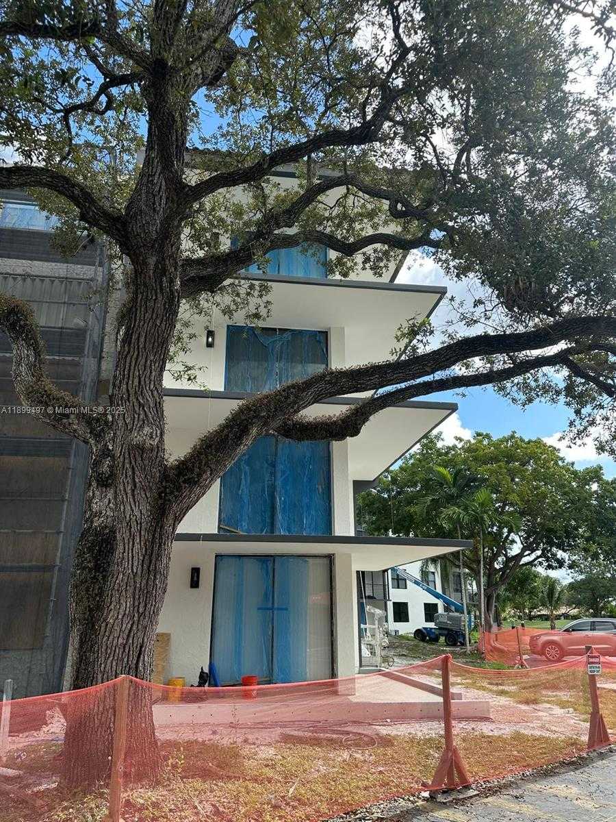 Small Image of 3900 NORTH HILLS DR #310, Hollywood Number 31