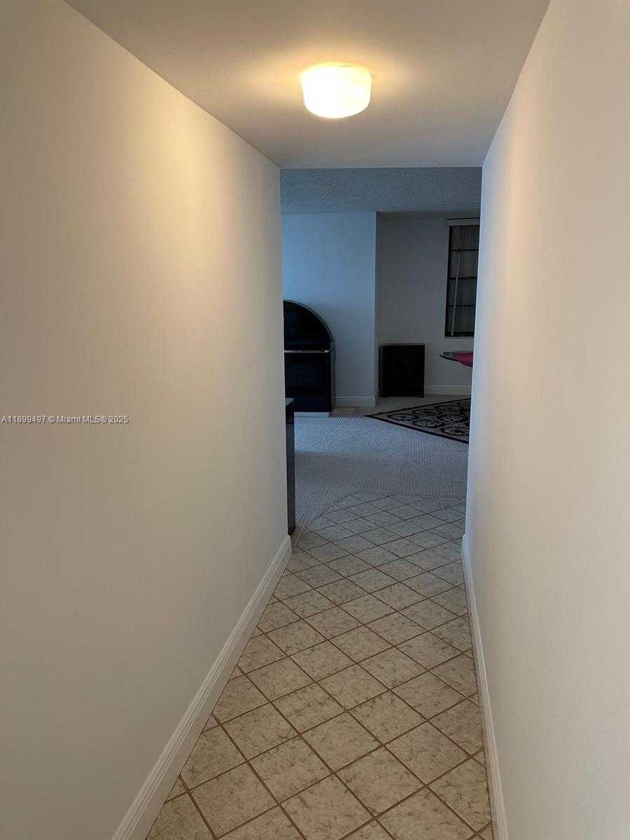 Small Image of 3900 NORTH HILLS DR #310, Hollywood Number 5