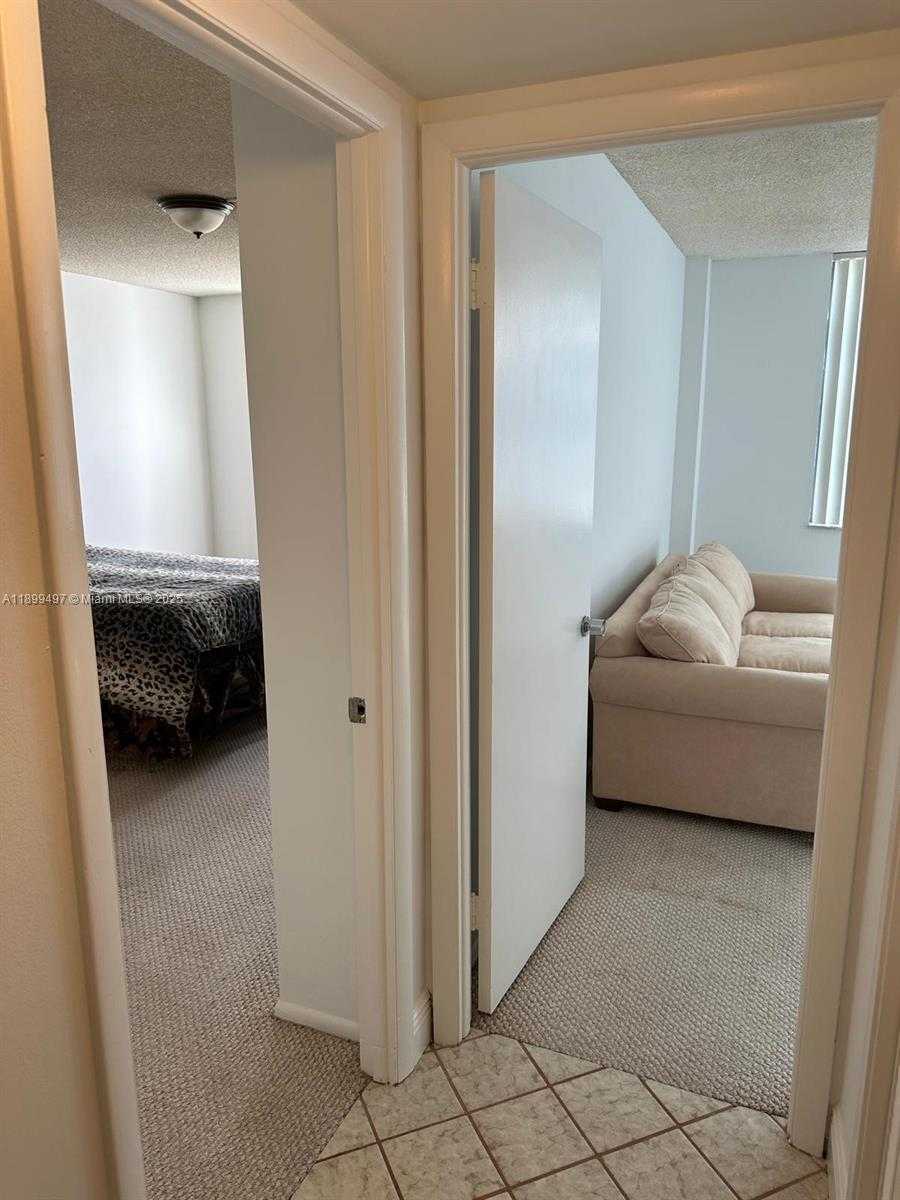 Small Image of 3900 NORTH HILLS DR #310, Hollywood Number 7