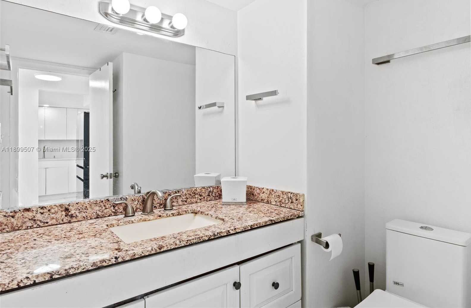 Small Image of 18021 BISCAYNE BLVD #1003, Aventura Number 11