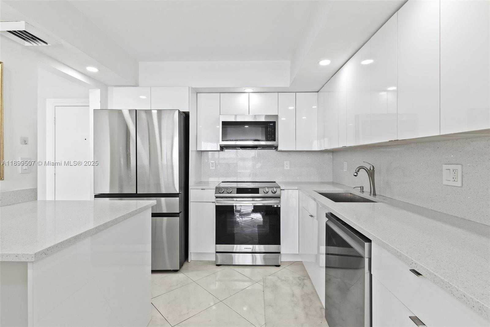 Small Image of 18021 BISCAYNE BLVD #1003, Aventura Number 2