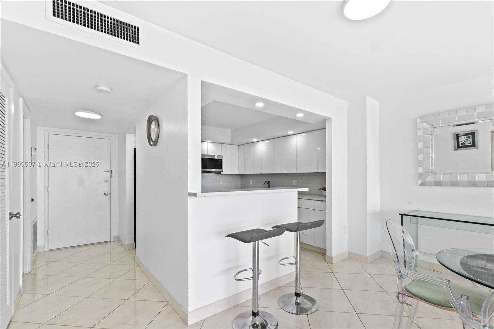 Small Image of 18021 BISCAYNE BLVD #1003, Aventura Number 4