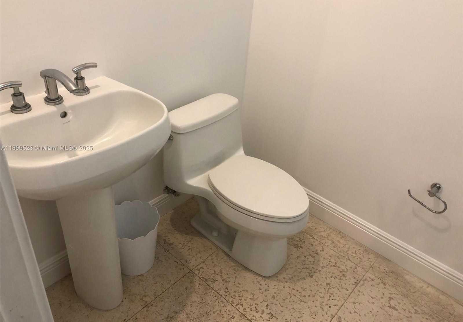 Small Image of 900 BRICKELL KEY BLVD #2205, Miami Number 31