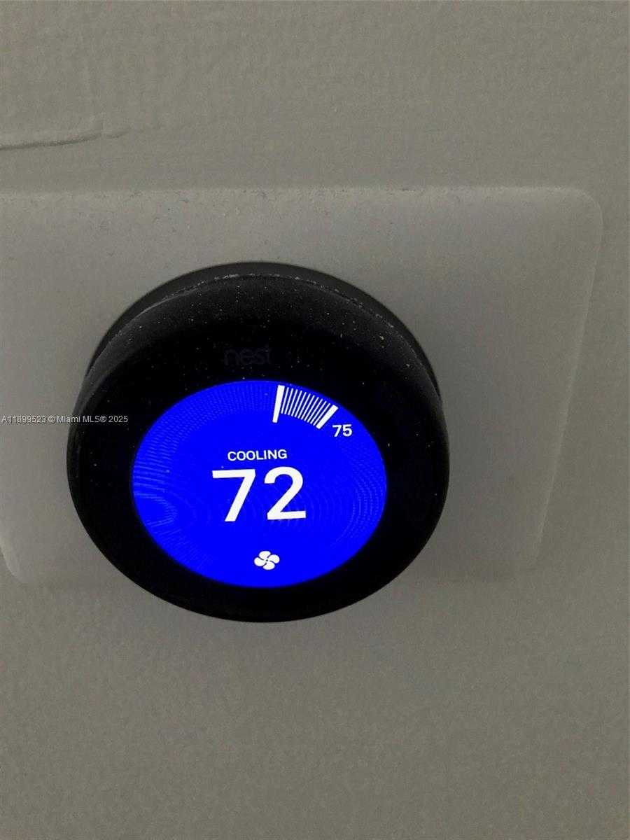 Small Image of 900 BRICKELL KEY BLVD #2205, Miami Number 33