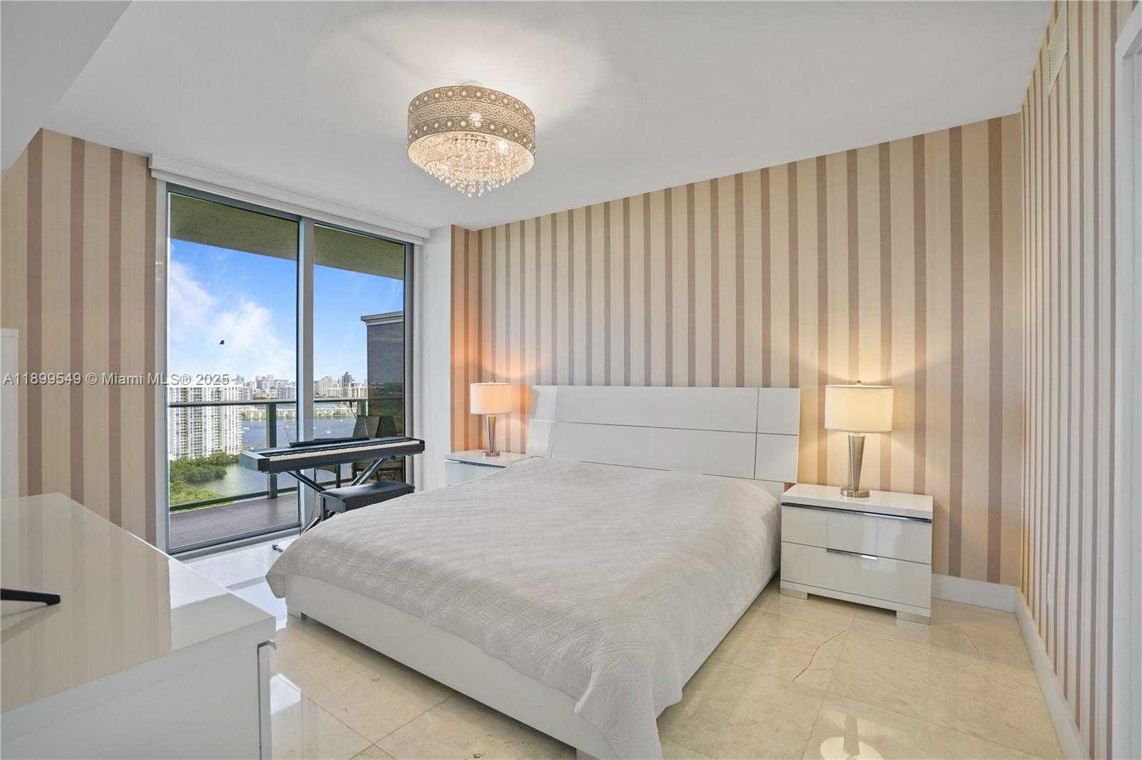 Small Image of 16385 BISCAYNE BLVD #2901 +2 Parking, North Miami Beach Number 16