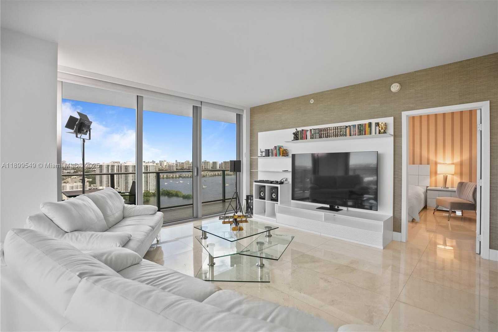 Small Image of 16385 BISCAYNE BLVD #2901 +2 Parking, North Miami Beach Number 9