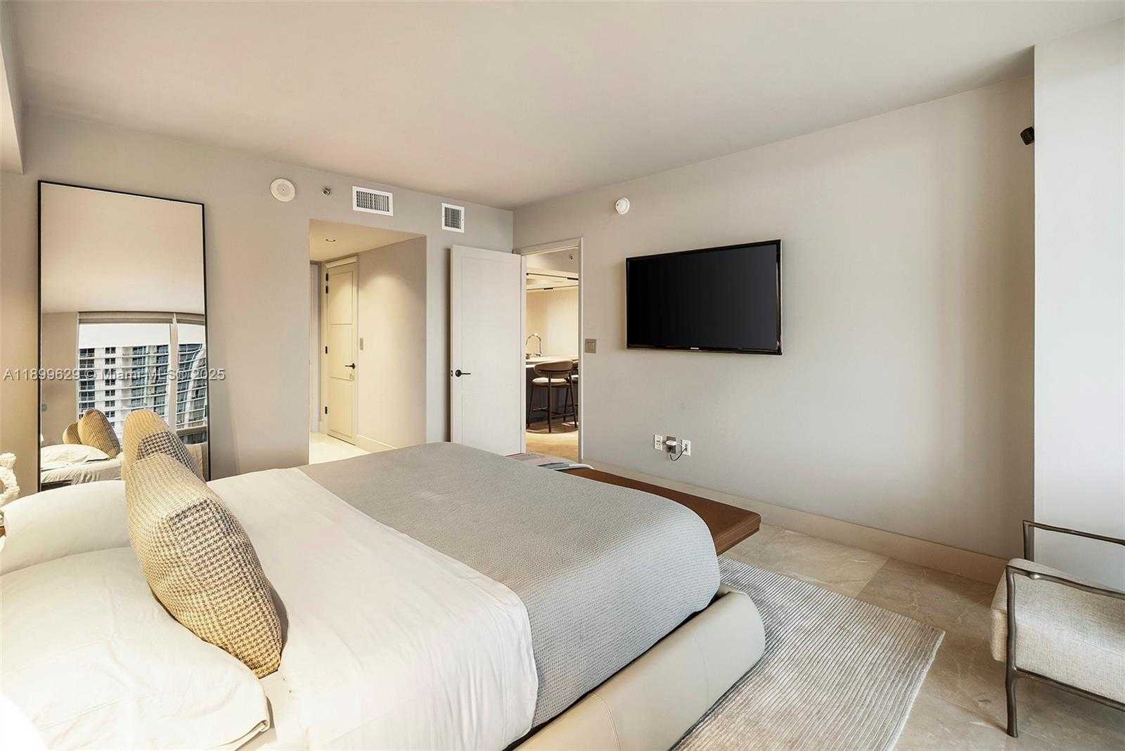 Small Image of 1830 SOUTH OCEAN DR #1810, Hallandale Beach Number 27