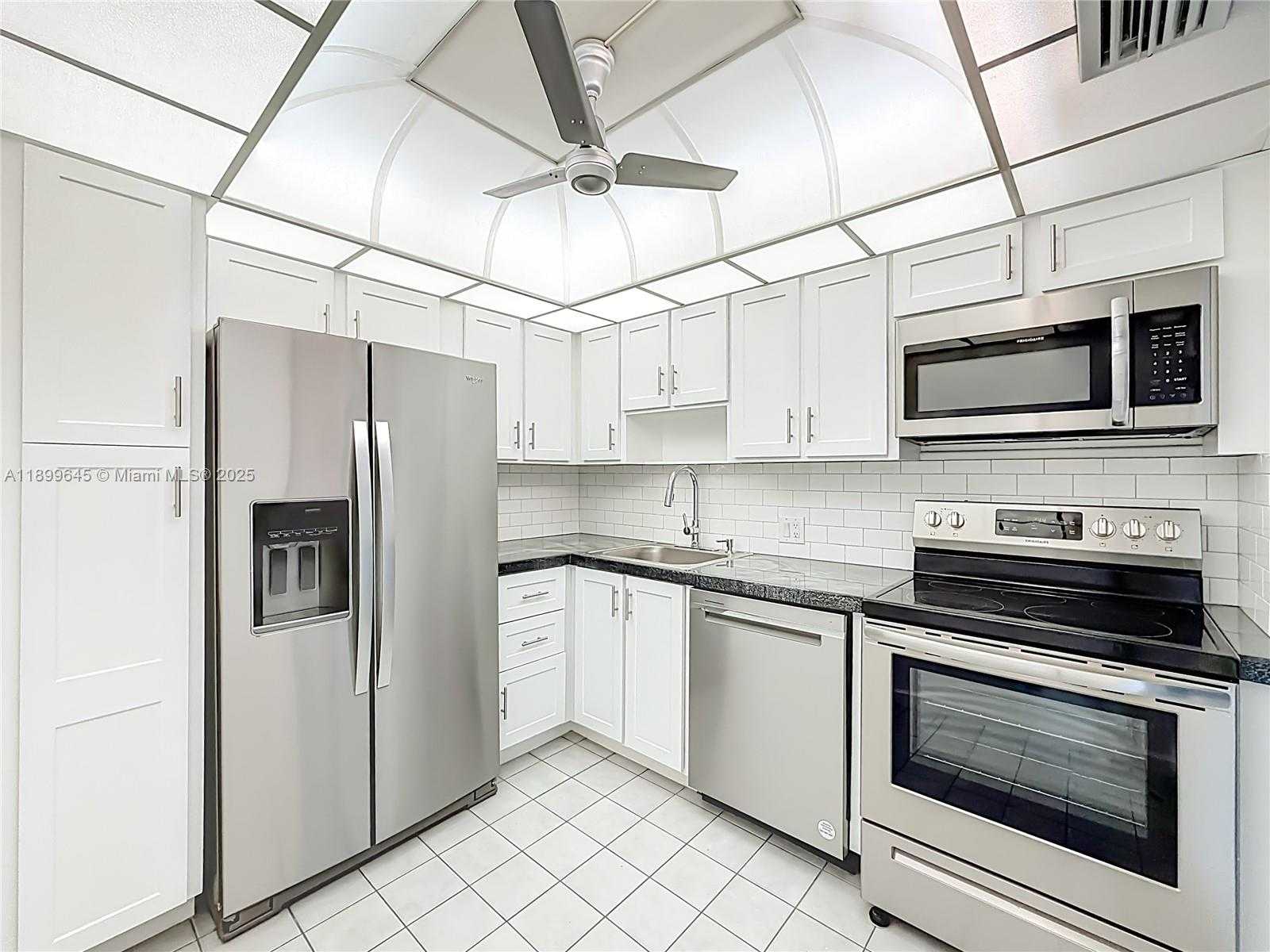 Small Image of 20301 WEST COUNTRY CLUB DR #2428, Aventura Number 13