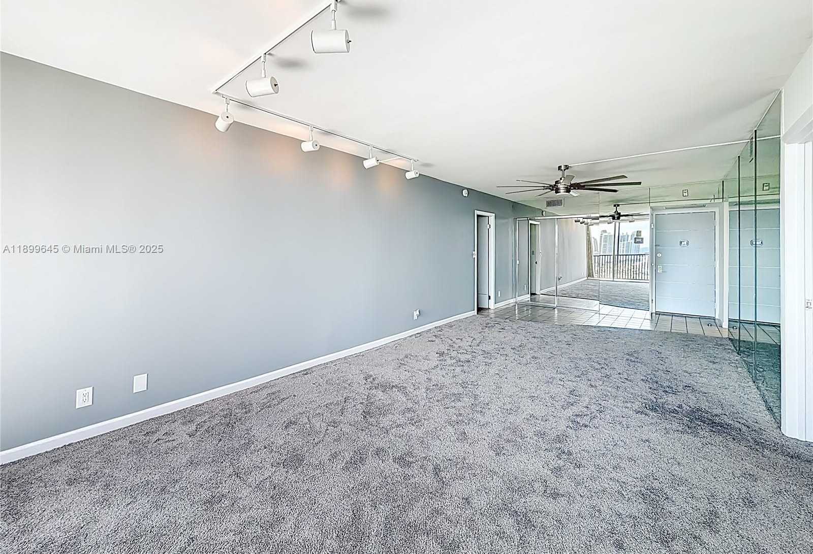 Small Image of 20301 WEST COUNTRY CLUB DR #2428, Aventura Number 19
