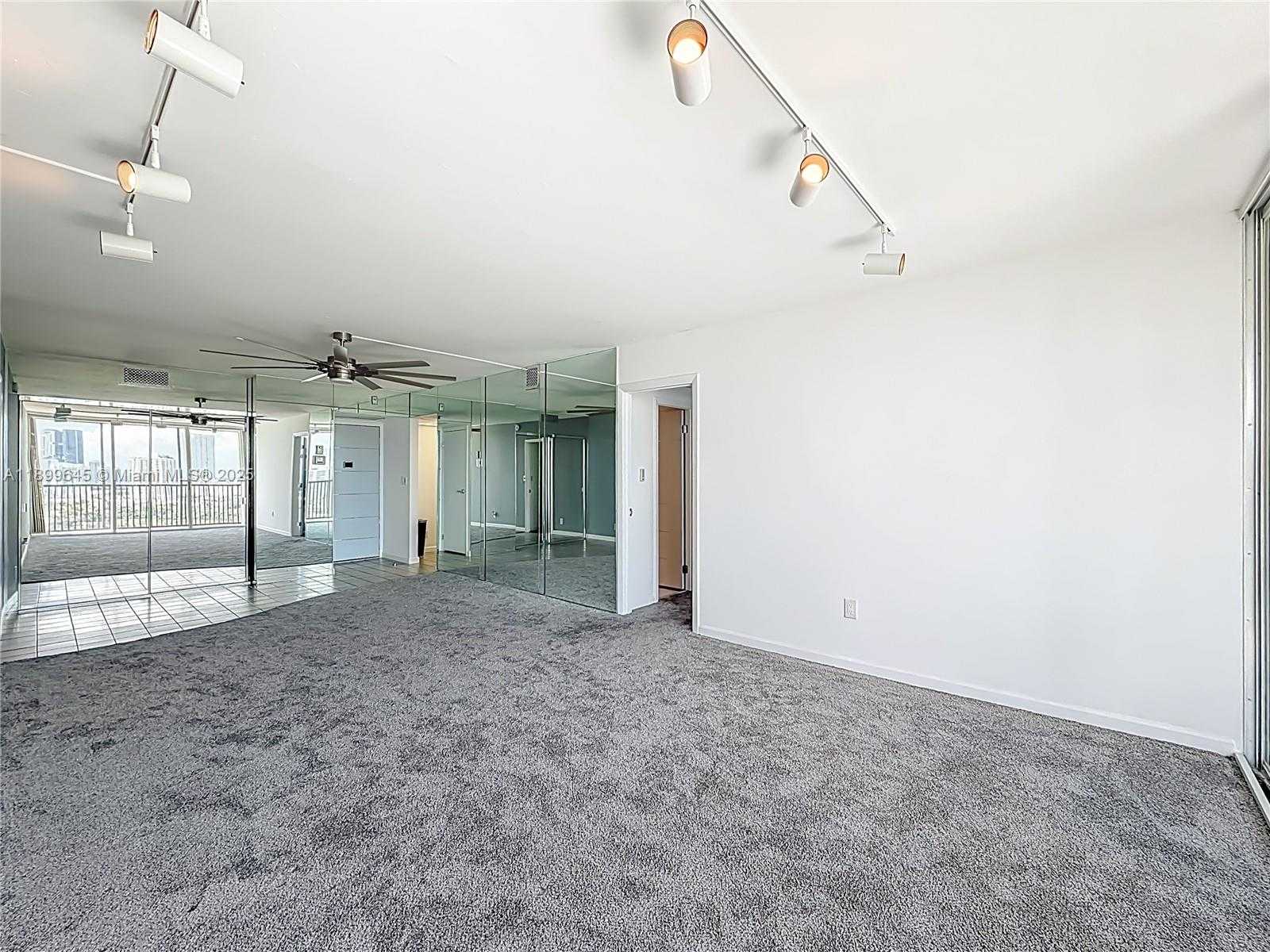 Small Image of 20301 WEST COUNTRY CLUB DR #2428, Aventura Number 20