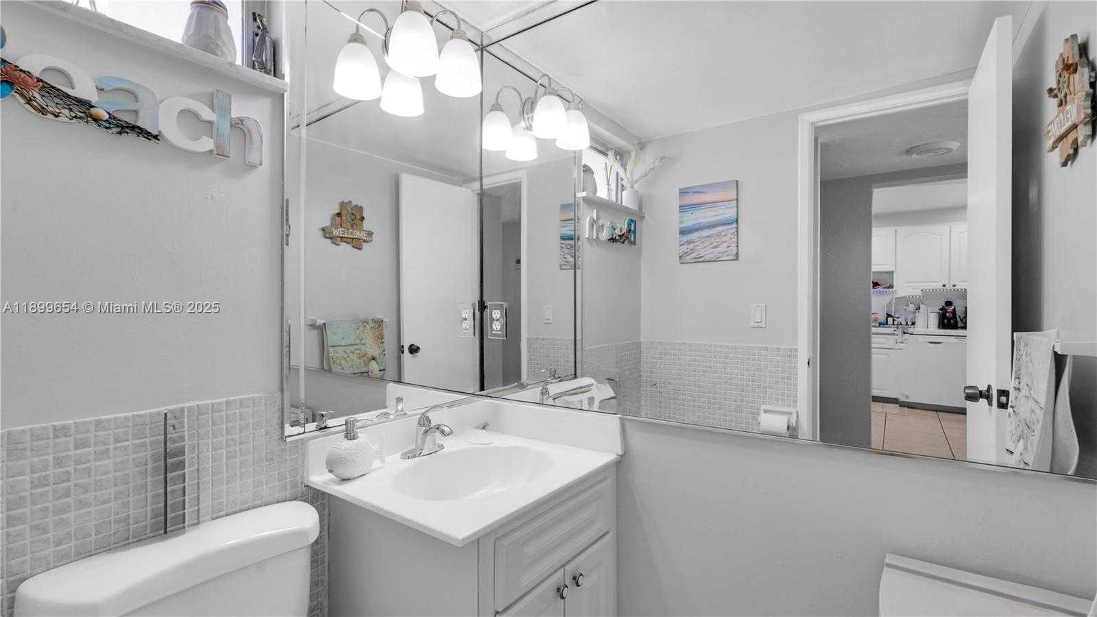 Small Image of 7850 BYRON AVE #1004, Miami Beach Number 11
