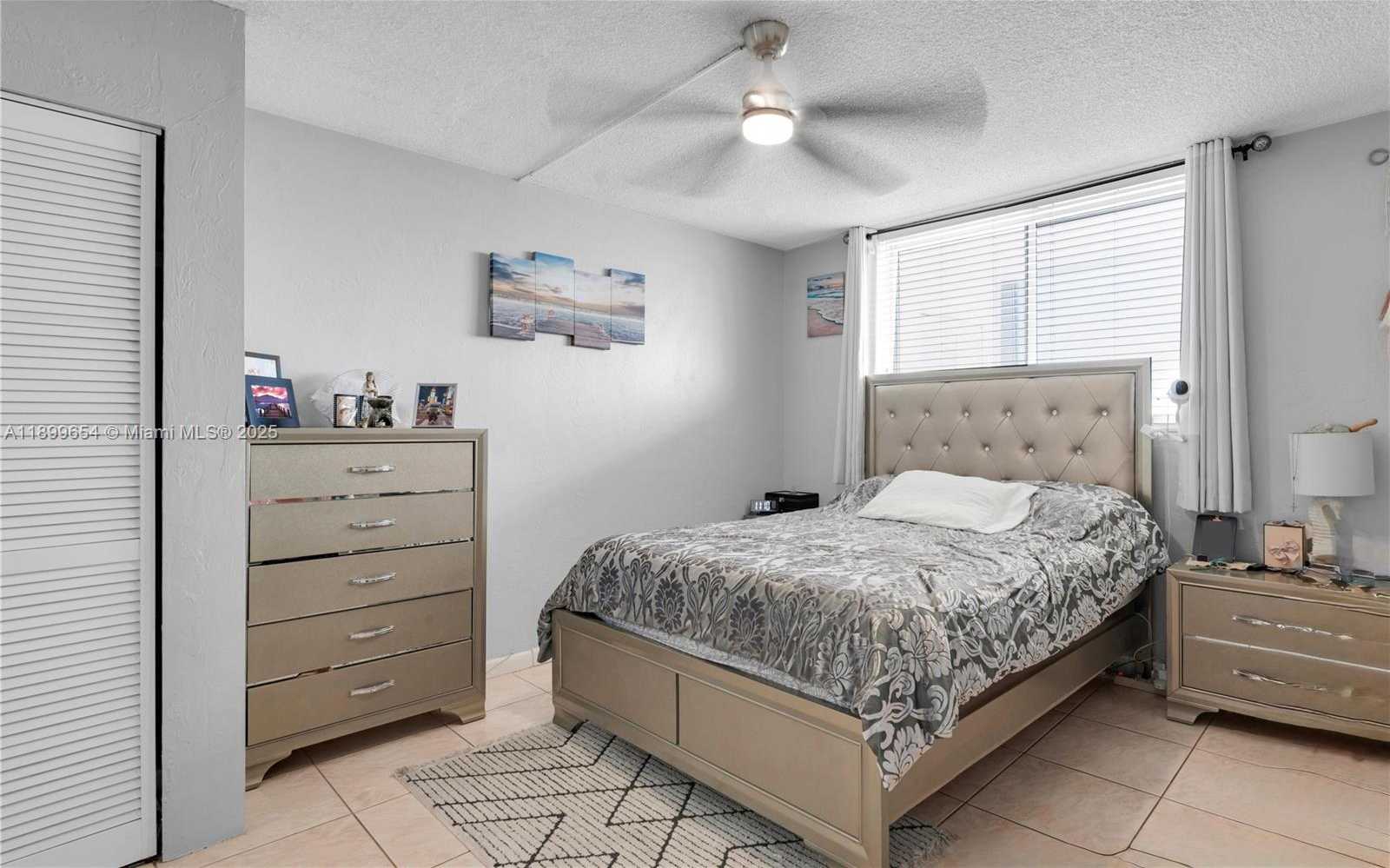 Small Image of 7850 BYRON AVE #1004, Miami Beach Number 12