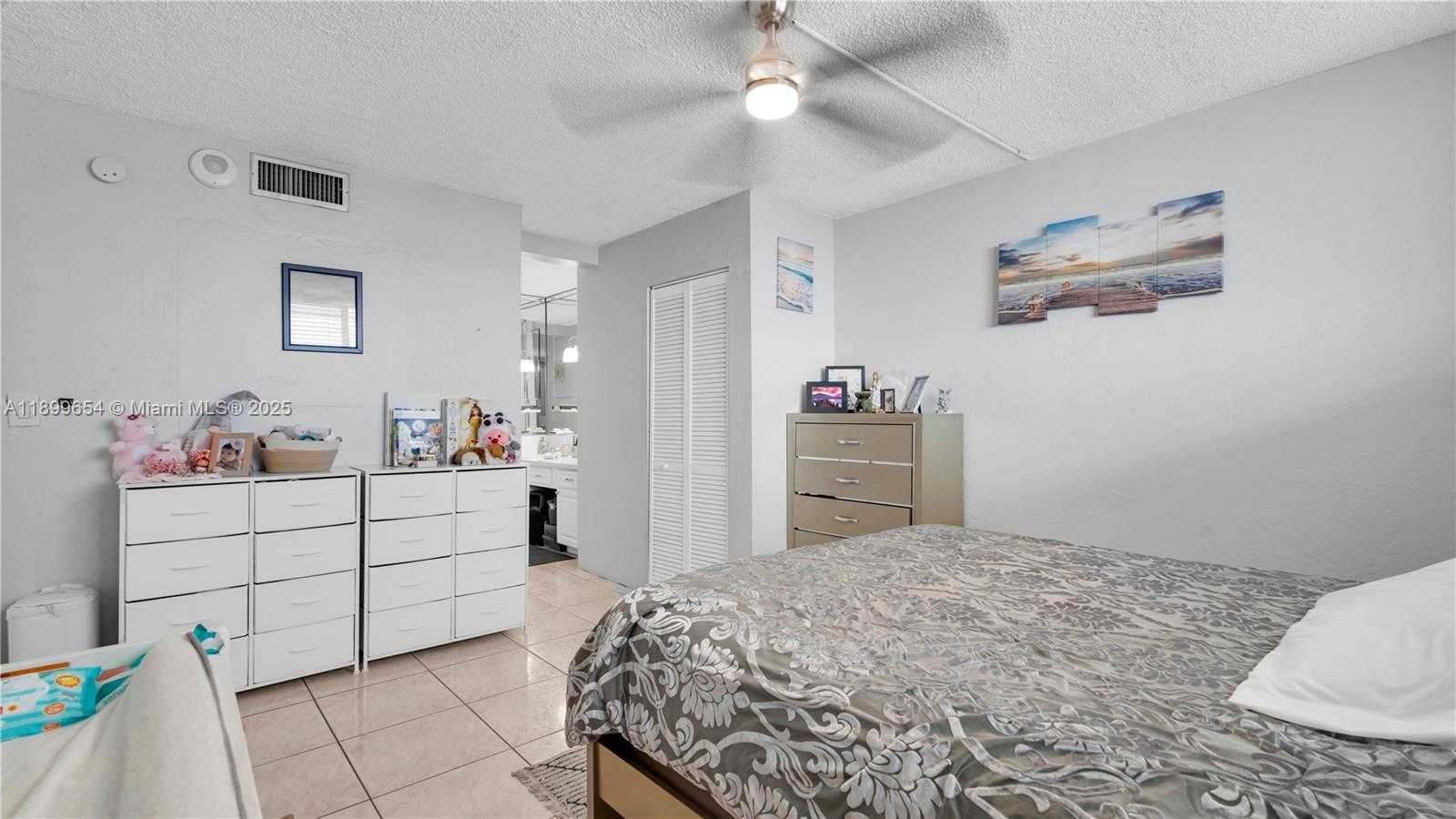 Small Image of 7850 BYRON AVE #1004, Miami Beach Number 15