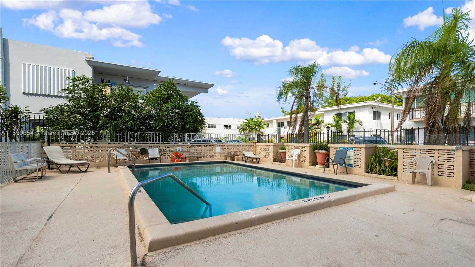 Small Image of 7850 BYRON AVE #1004, Miami Beach Number 17