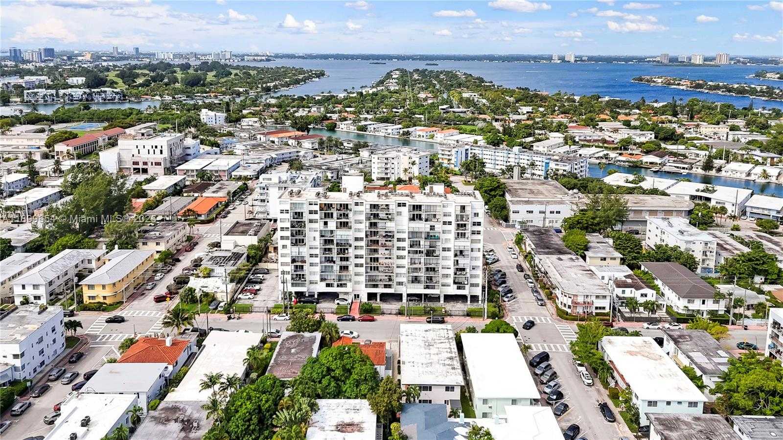 Small Image of 7850 BYRON AVE #1004, Miami Beach Number 6