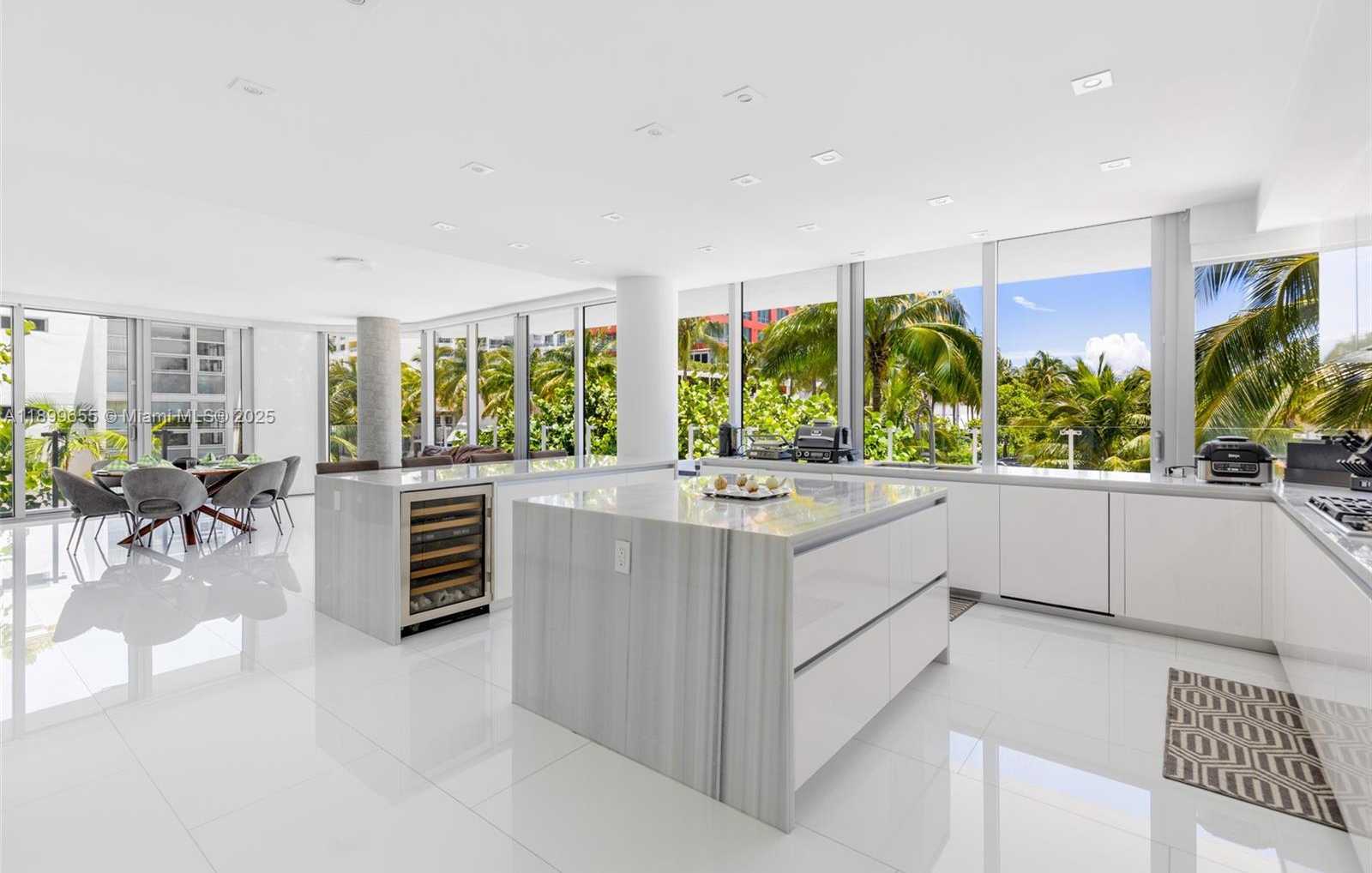 Small Image of 1 COLLINS AVE #207, Miami Beach Number 17