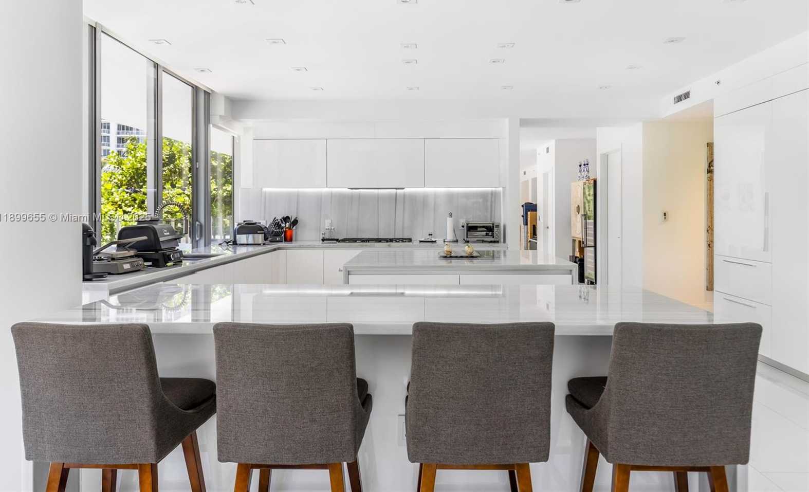 Small Image of 1 COLLINS AVE #207, Miami Beach Number 18