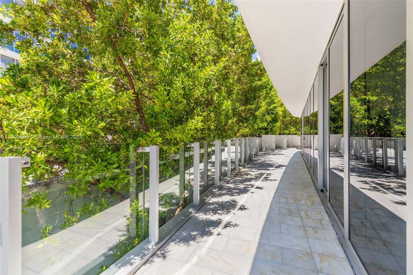 Small Image of 1 COLLINS AVE #207, Miami Beach Number 25