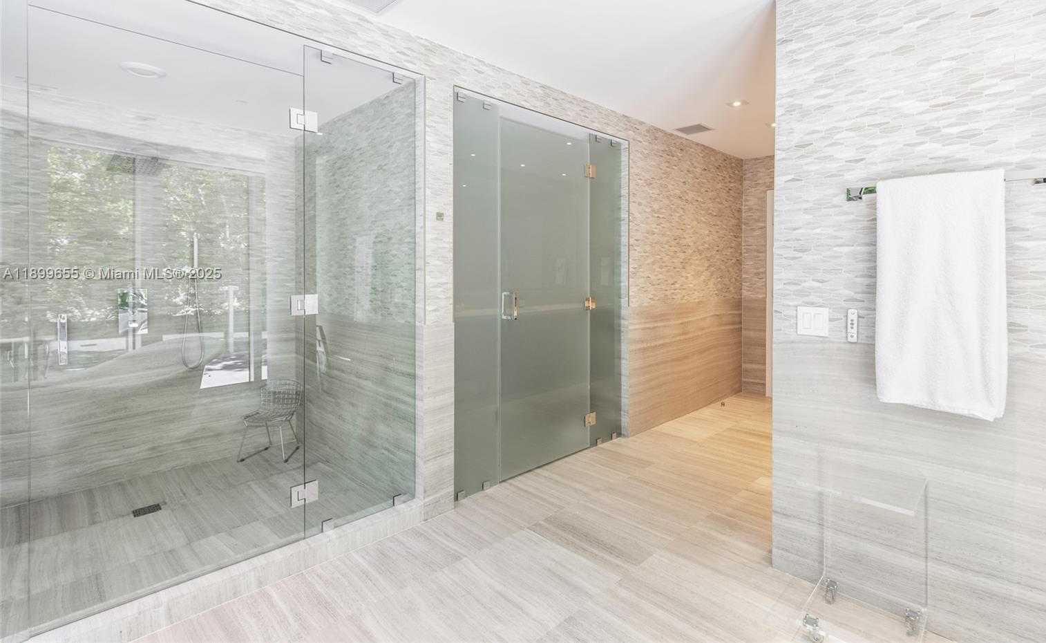 Small Image of 1 COLLINS AVE #207, Miami Beach Number 36