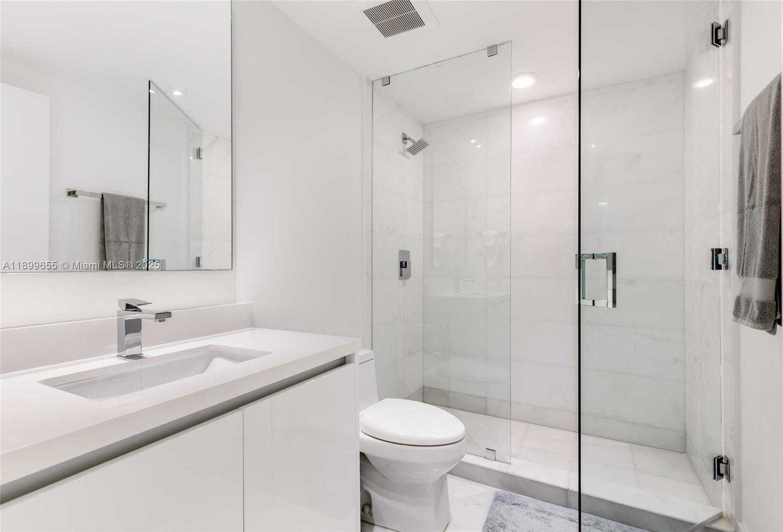 Small Image of 1 COLLINS AVE #207, Miami Beach Number 40