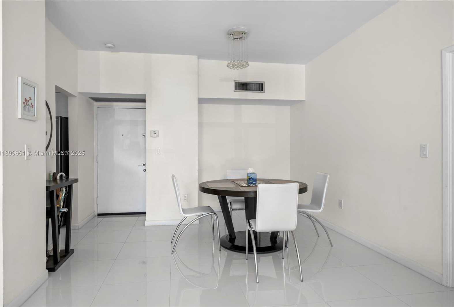 Small Image of 3731 NORTH COUNTRY CLUB DR #127, Aventura Number 12