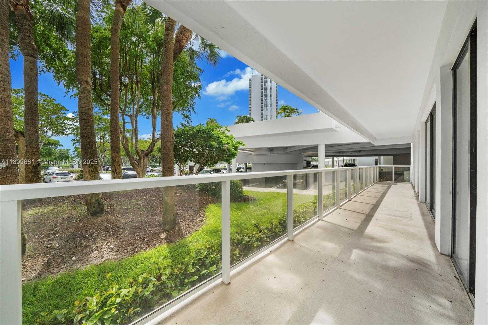 Small Image of 3731 NORTH COUNTRY CLUB DR #127, Aventura Number 9