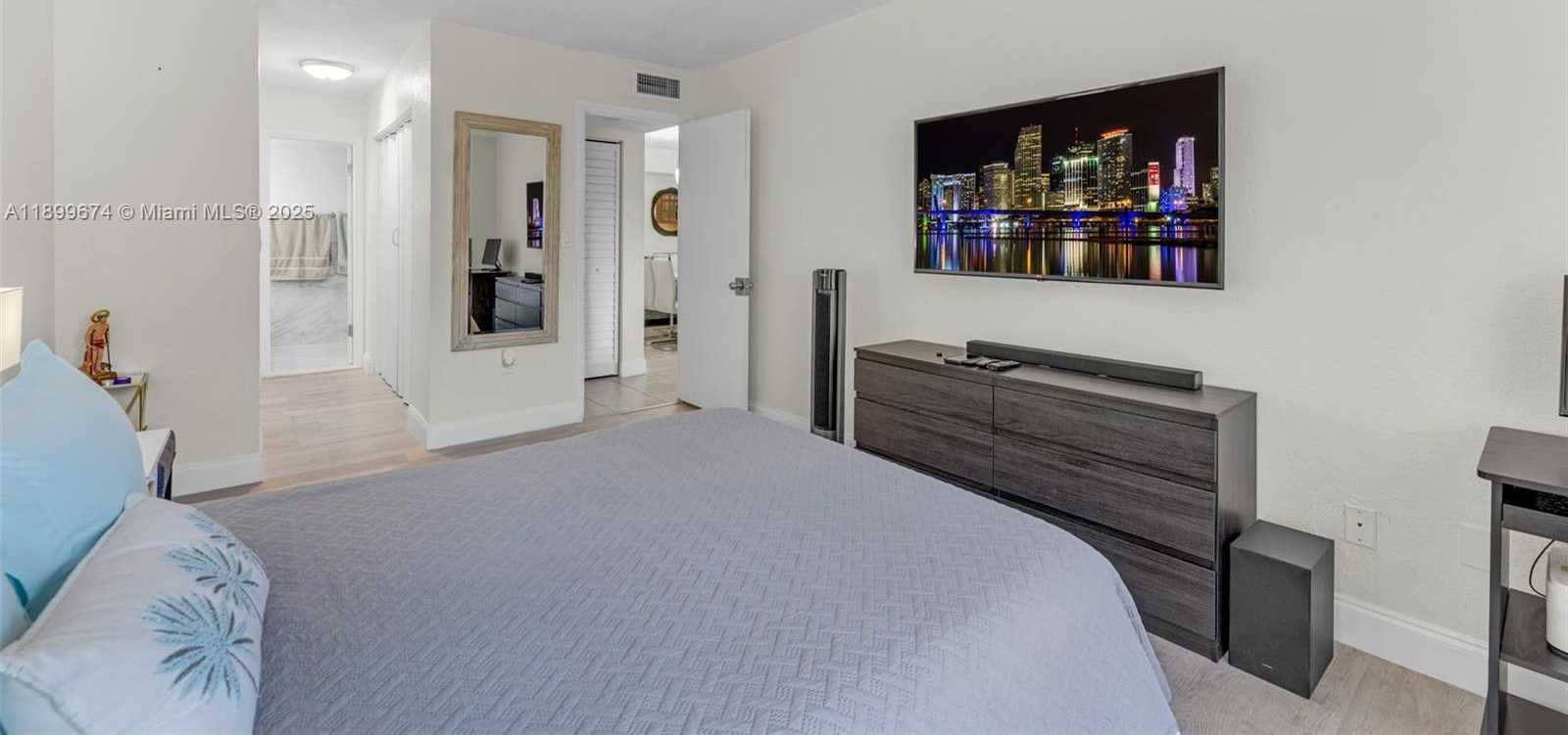 Small Image of 9437 SOUTH WEST 76TH ST #V25, Miami Number 12