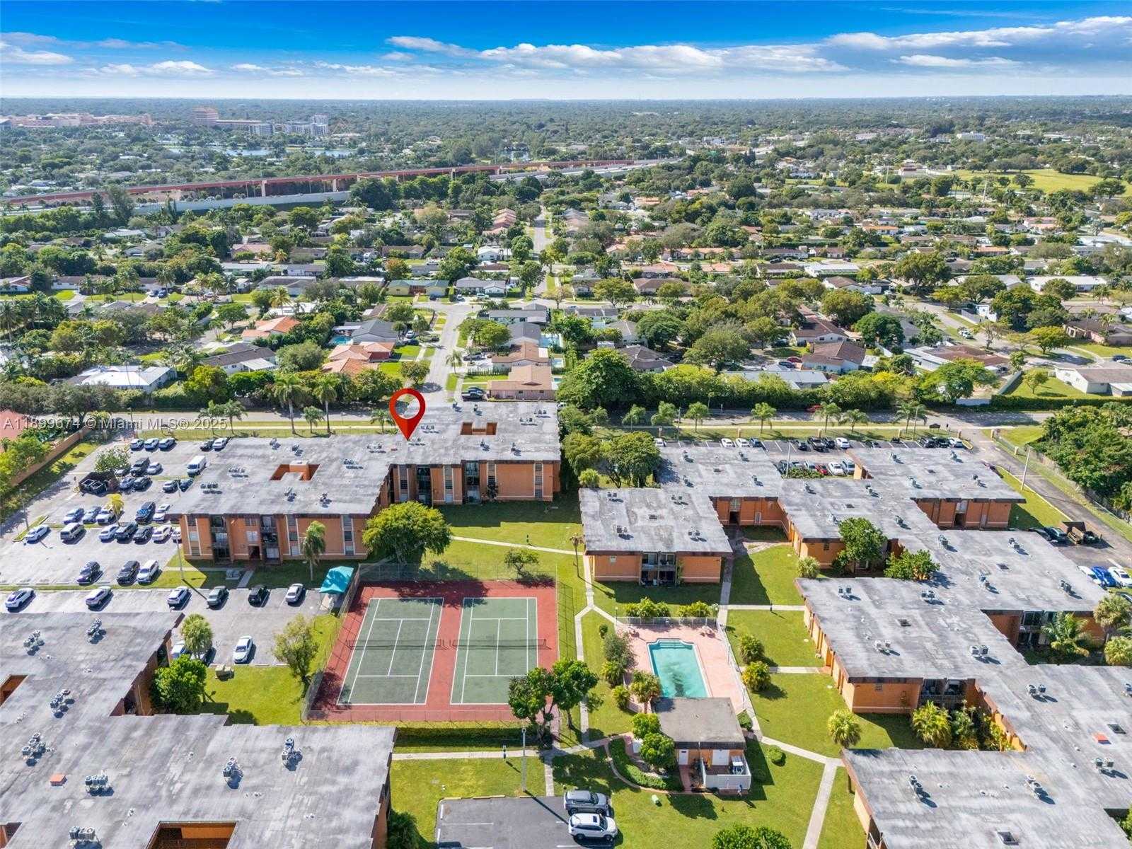 Small Image of 9437 SOUTH WEST 76TH ST #V25, Miami Number 24