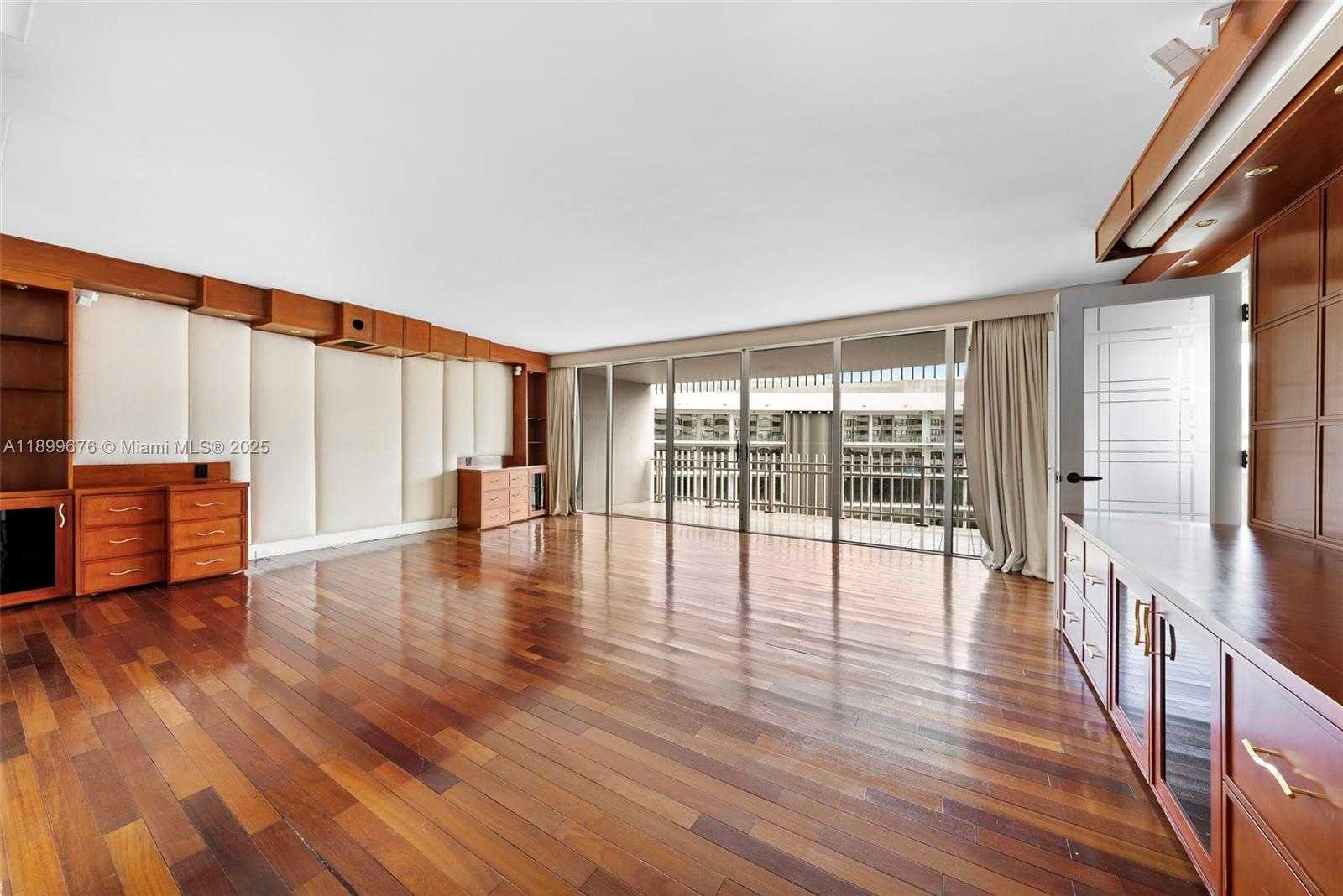 Small Image of 3 GROVE ISLE DR #C605, Miami Number 13