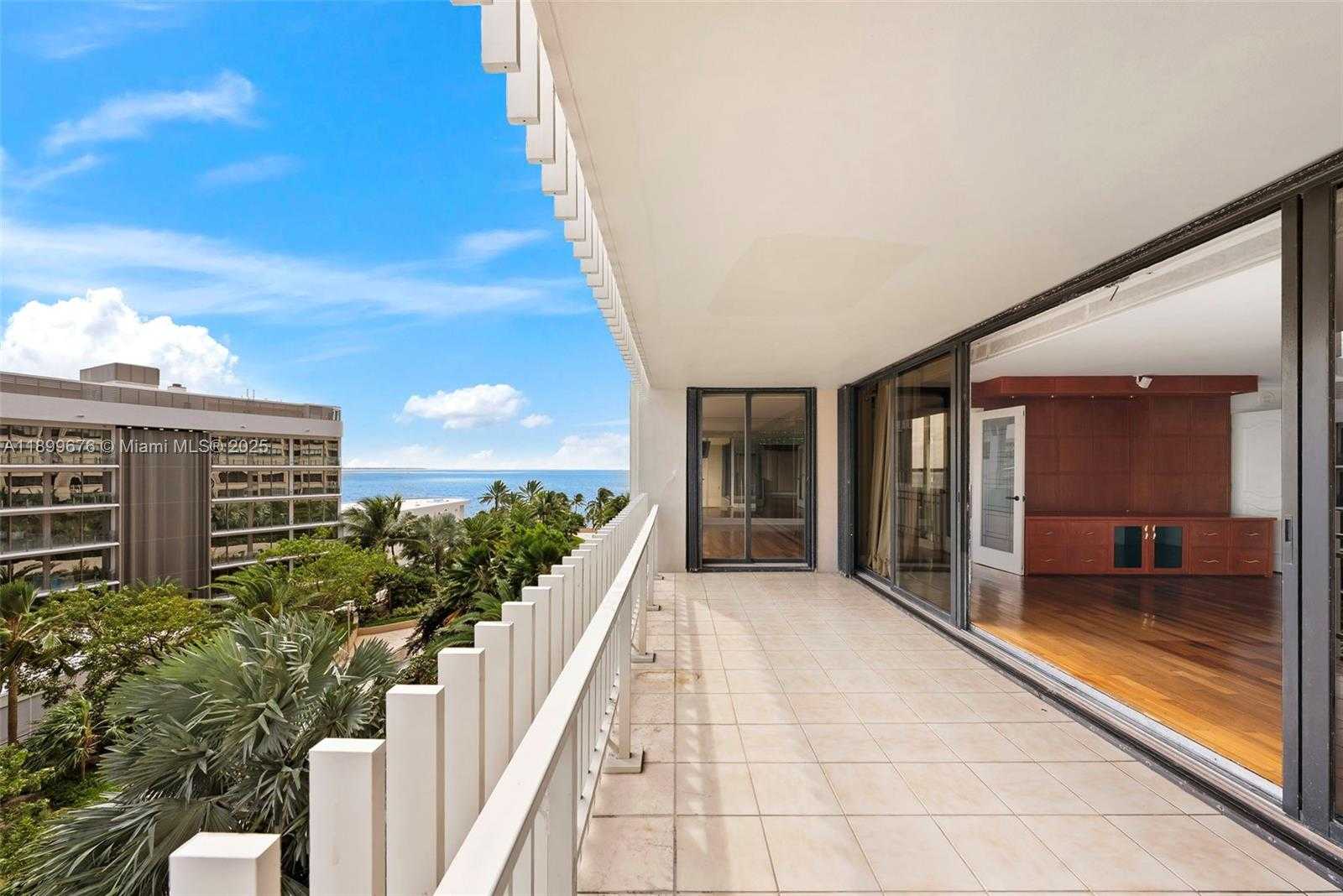 Small Image of 3 GROVE ISLE DR #C605, Miami Number 15