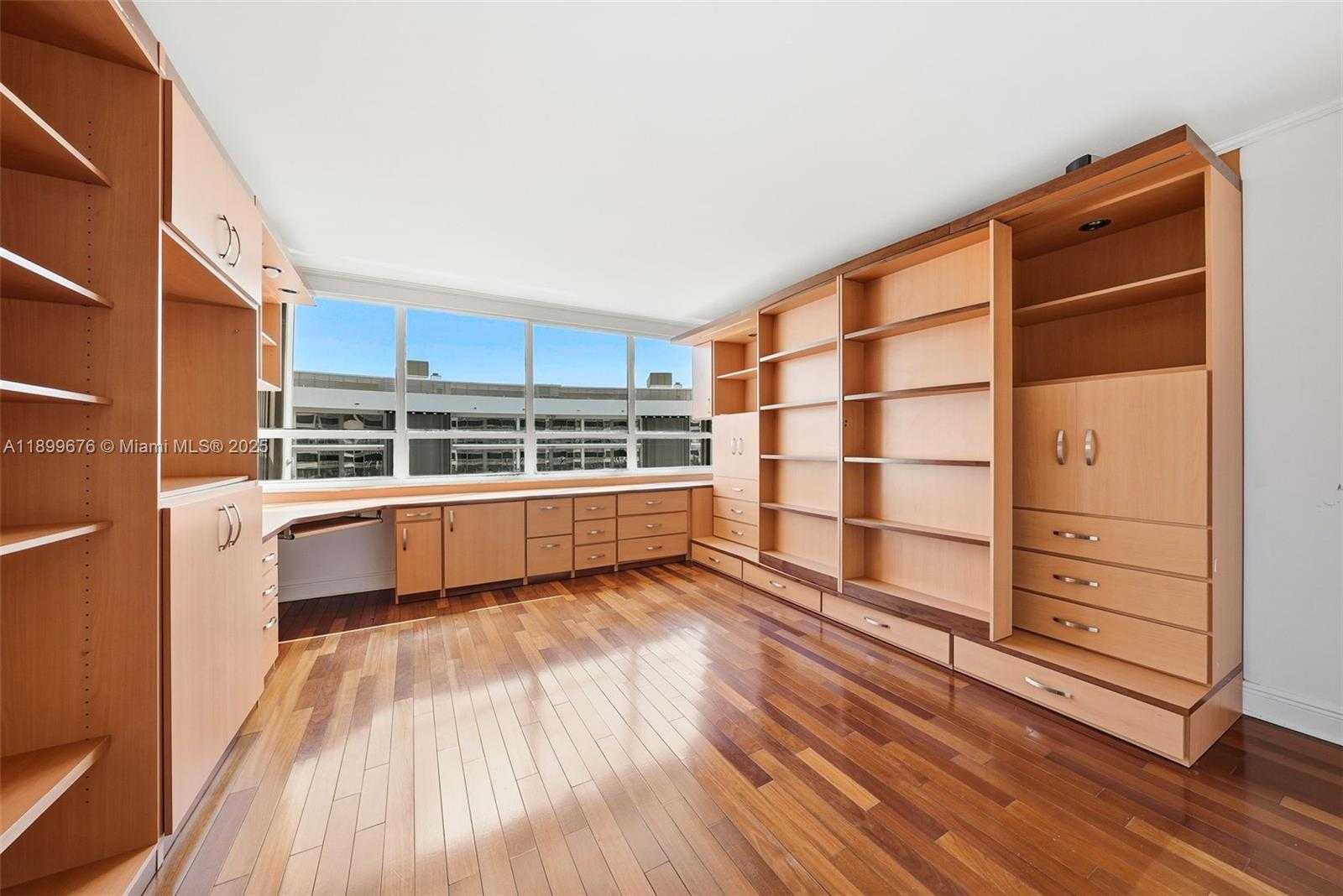 Small Image of 3 GROVE ISLE DR #C605, Miami Number 8